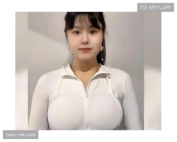 李月汝家里那个衣帽间，比我家还大